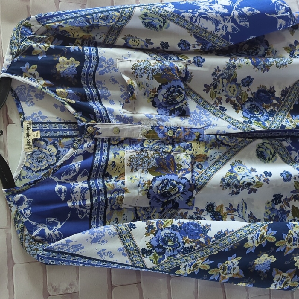 Hope Springs Floral Blue and White Tunic Top - Picture 2 of 10
